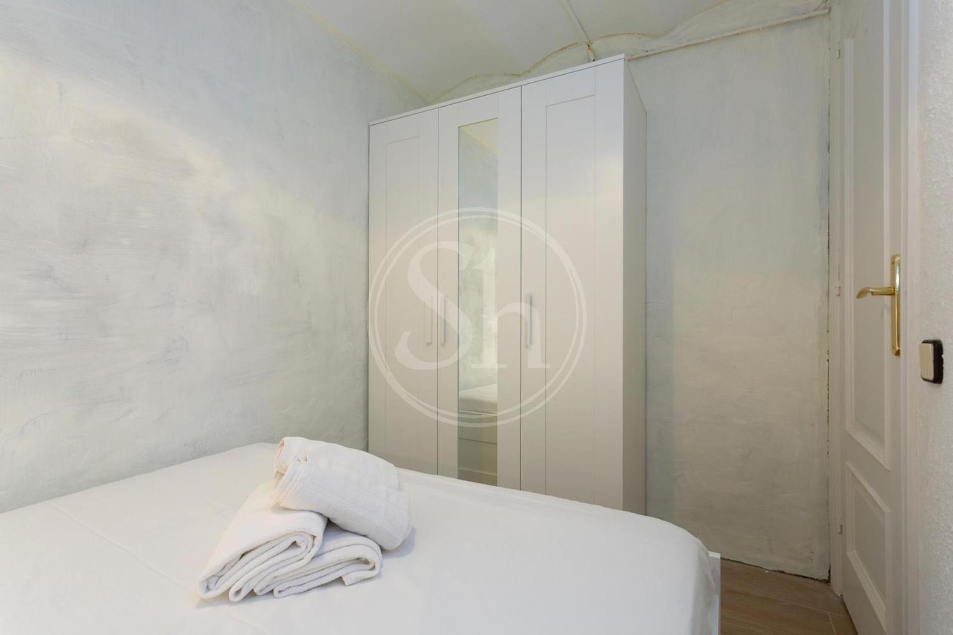 Practico Apartamento Cerca De Estacion De Sants Barcelona Luaran gambar