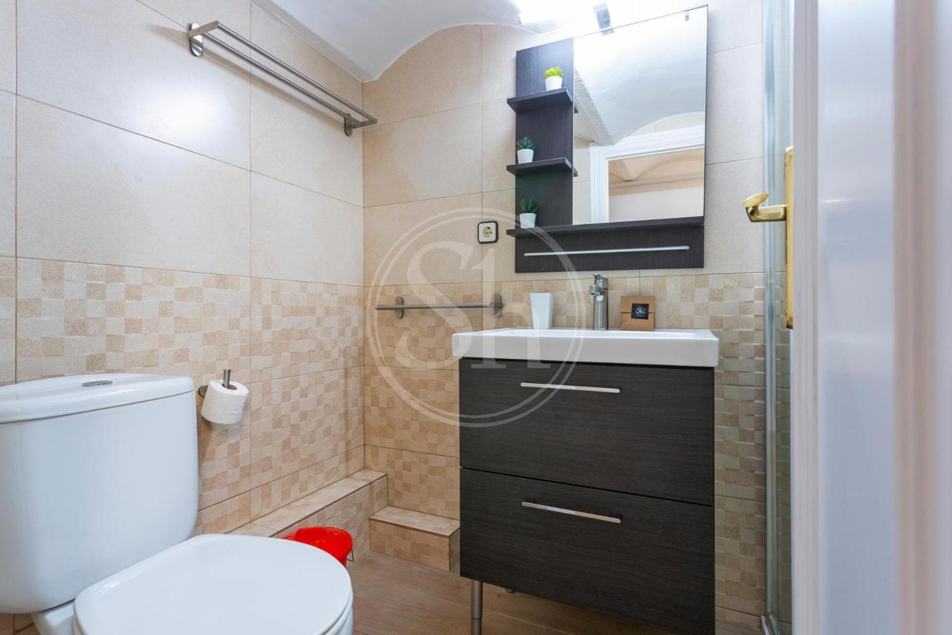 Practico Apartamento Cerca De Estacion De Sants Barcelona Luaran gambar